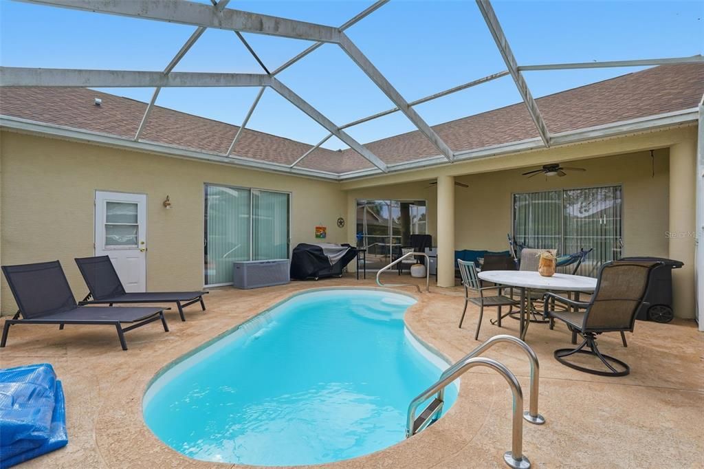 For Sale: $359,900 (5 beds, 3 baths, 2782 Square Feet)