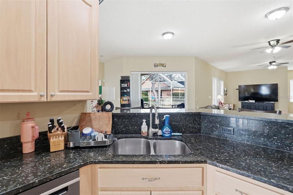 For Sale: $359,900 (5 beds, 3 baths, 2782 Square Feet)