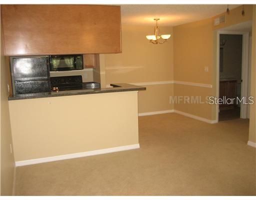 For Rent: $1,600 (2 beds, 2 baths, 811 Square Feet)