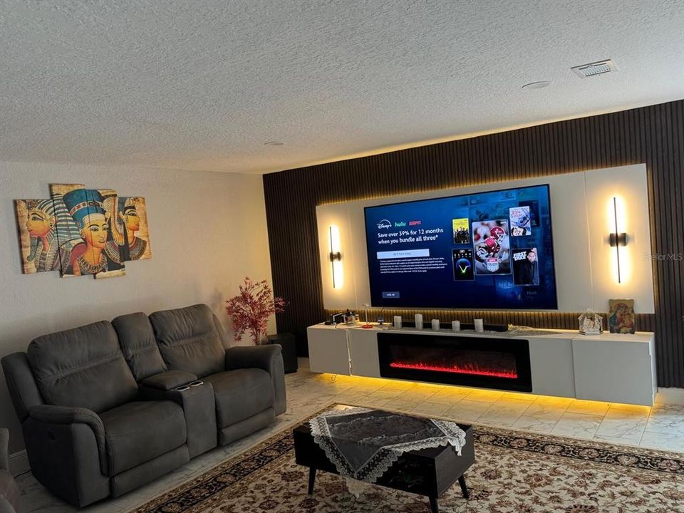 For Sale: $529,900 (4 beds, 2 baths, 2263 Square Feet)