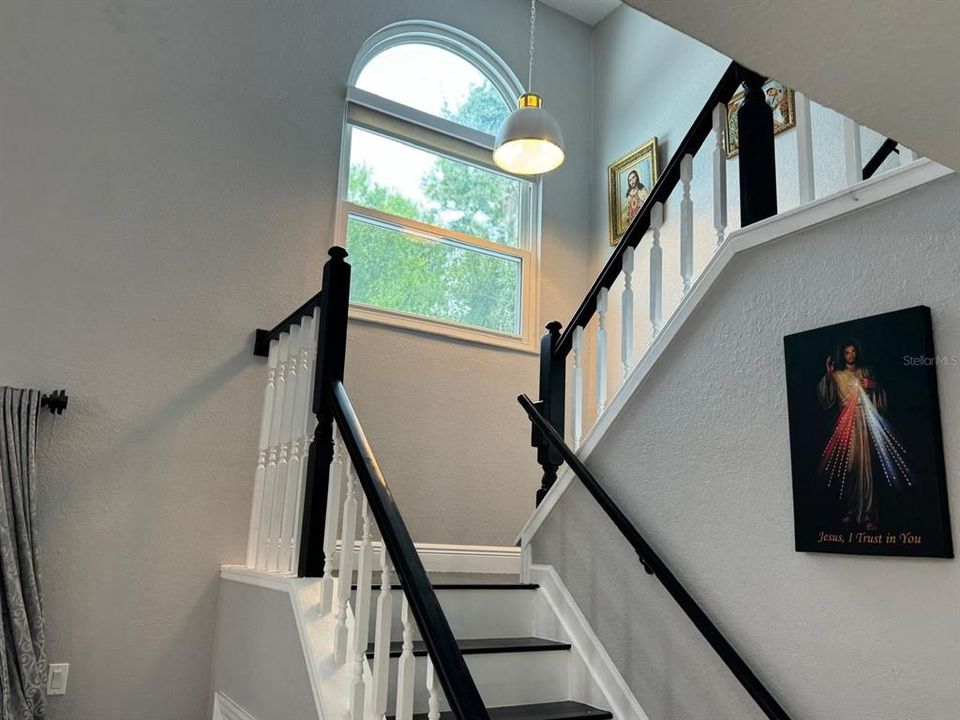 For Sale: $529,900 (4 beds, 2 baths, 2263 Square Feet)