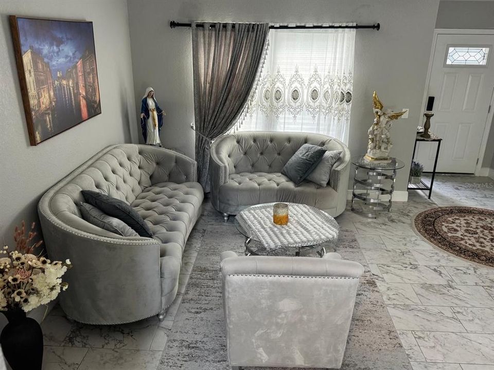 For Sale: $529,900 (4 beds, 2 baths, 2263 Square Feet)