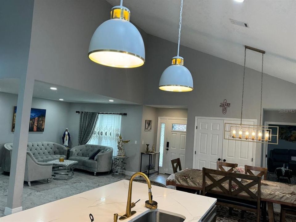 For Sale: $529,900 (4 beds, 2 baths, 2263 Square Feet)