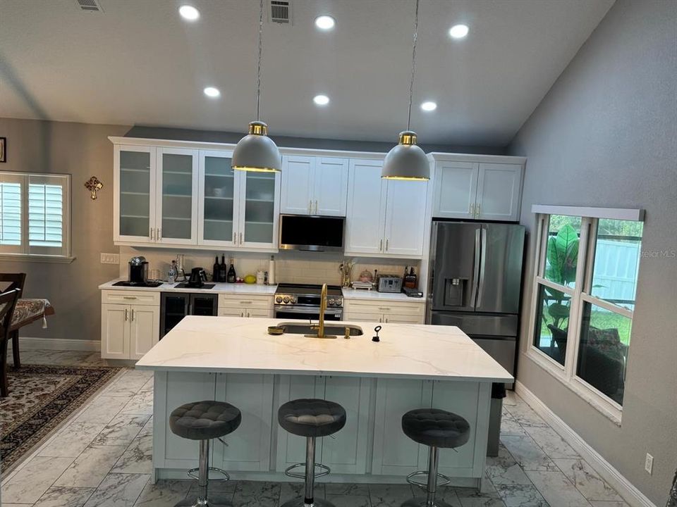 For Sale: $529,900 (4 beds, 2 baths, 2263 Square Feet)