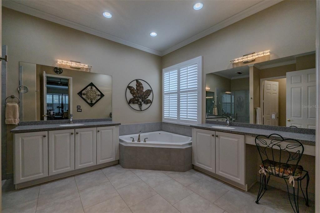 待售: $635,000 (3 贝兹, 3 浴室, 2723 平方英尺)