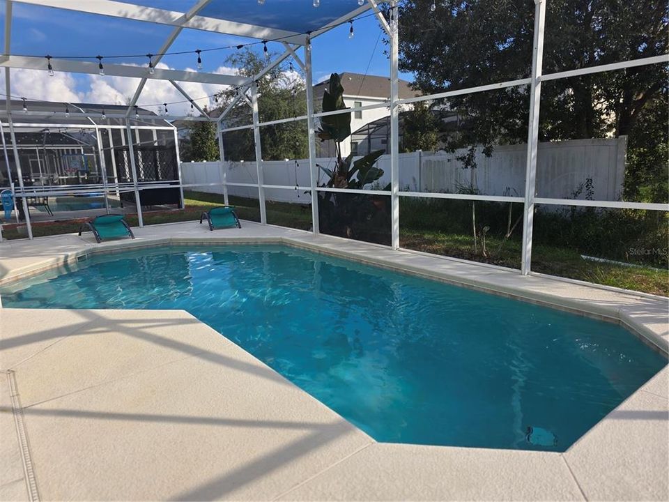 For Rent: $2,750 (4 beds, 2 baths, 2141 Square Feet)