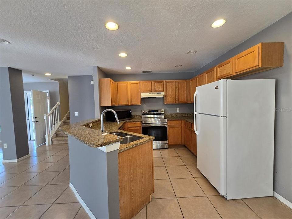 For Rent: $2,750 (4 beds, 2 baths, 2141 Square Feet)