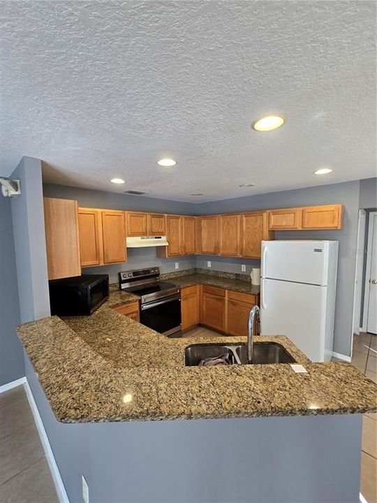 For Rent: $2,750 (4 beds, 2 baths, 2141 Square Feet)