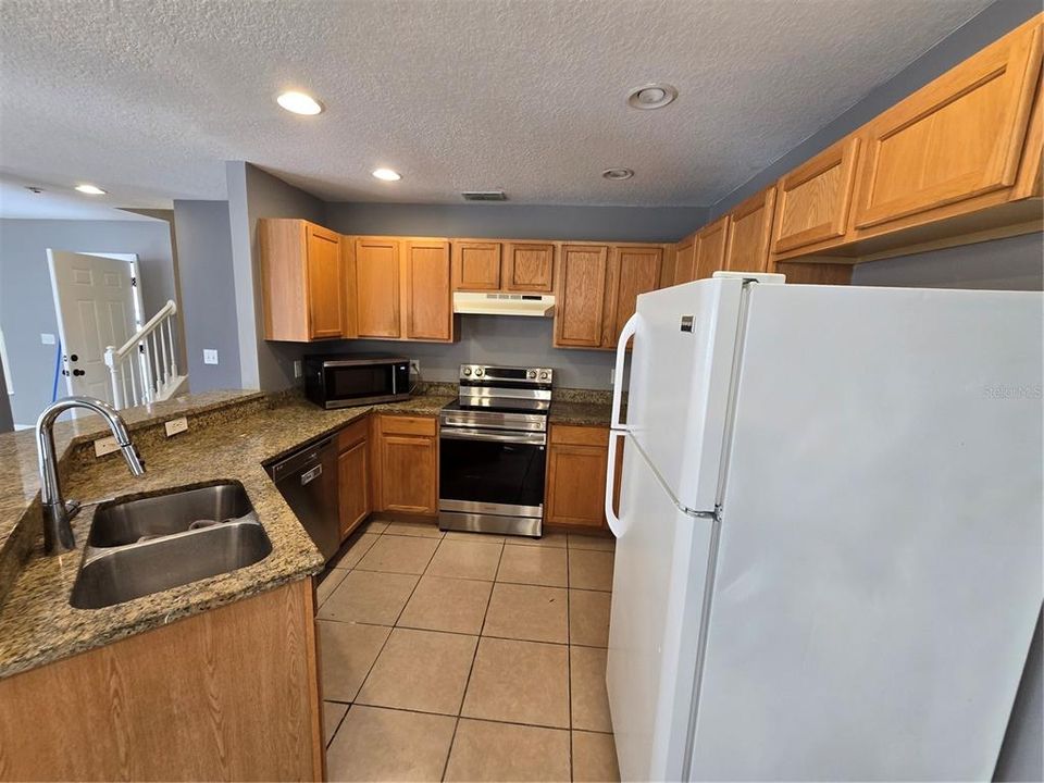 For Rent: $2,750 (4 beds, 2 baths, 2141 Square Feet)
