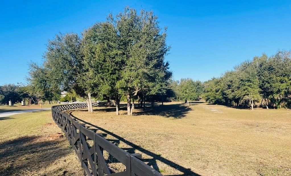 На продажу: $589,950 (7.15 acres)