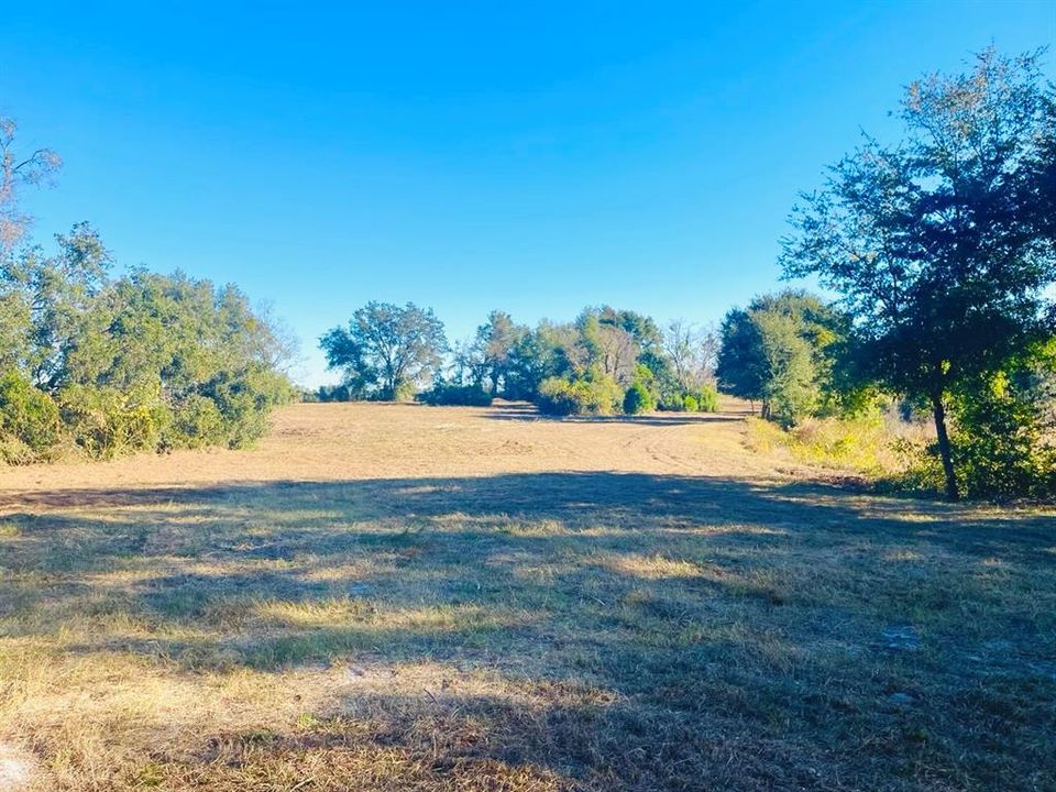 На продажу: $589,950 (7.15 acres)