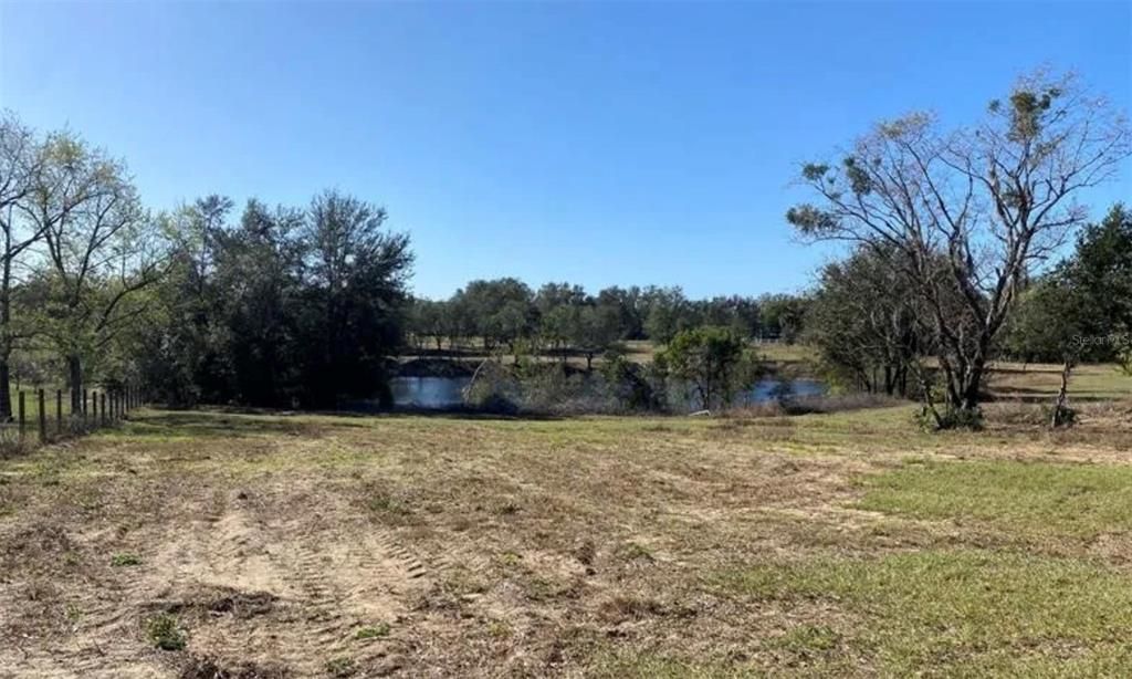 На продажу: $589,950 (7.15 acres)