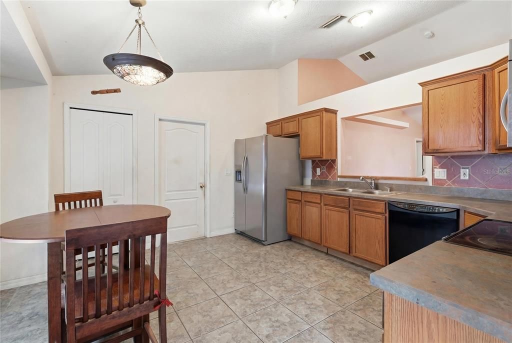 待售: $350,000 (3 贝兹, 2 浴室, 1399 平方英尺)