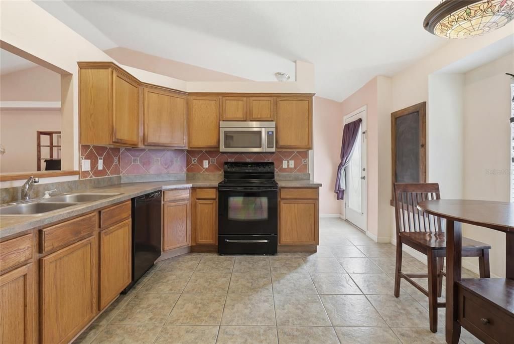 待售: $350,000 (3 贝兹, 2 浴室, 1399 平方英尺)