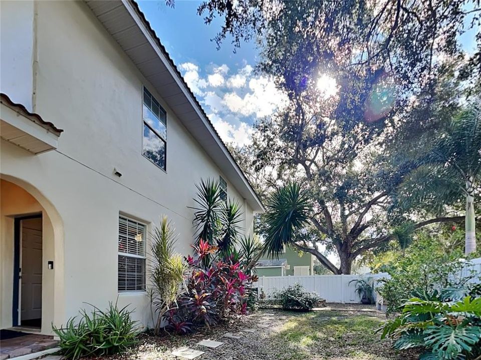 出租: $3,145 (3 贝兹, 2 浴室, 1674 平方英尺)