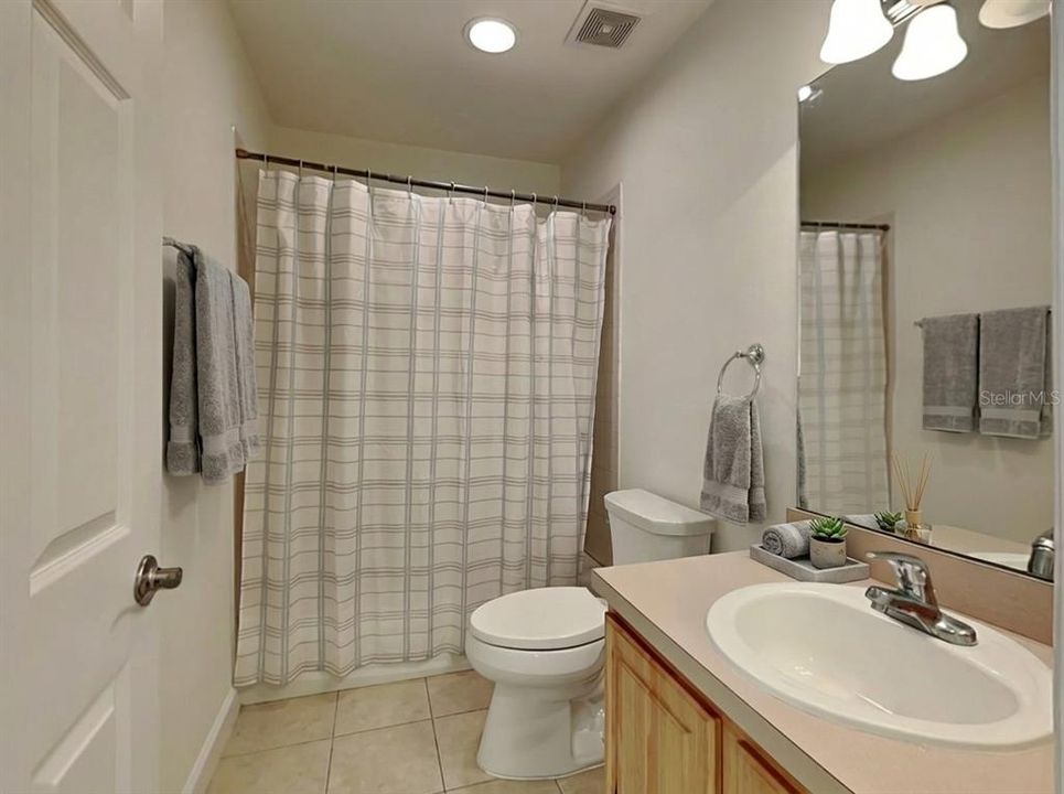 出租: $3,145 (3 贝兹, 2 浴室, 1674 平方英尺)