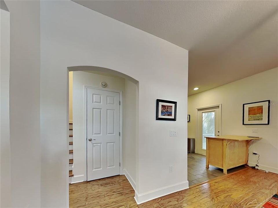 出租: $3,145 (3 贝兹, 2 浴室, 1674 平方英尺)