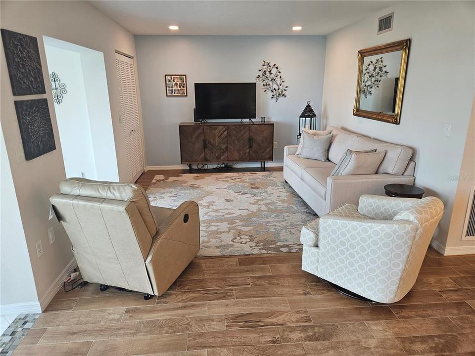 En Venta: $319,000 (2 camas, 2 baños, 1484 Pies cuadrados)