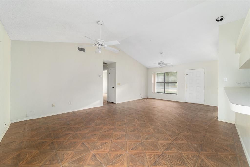 待售: $235,000 (3 贝兹, 2 浴室, 1567 平方英尺)