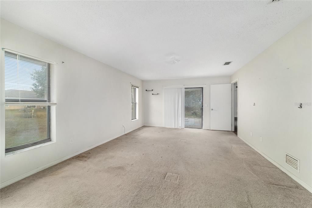 待售: $235,000 (3 贝兹, 2 浴室, 1567 平方英尺)