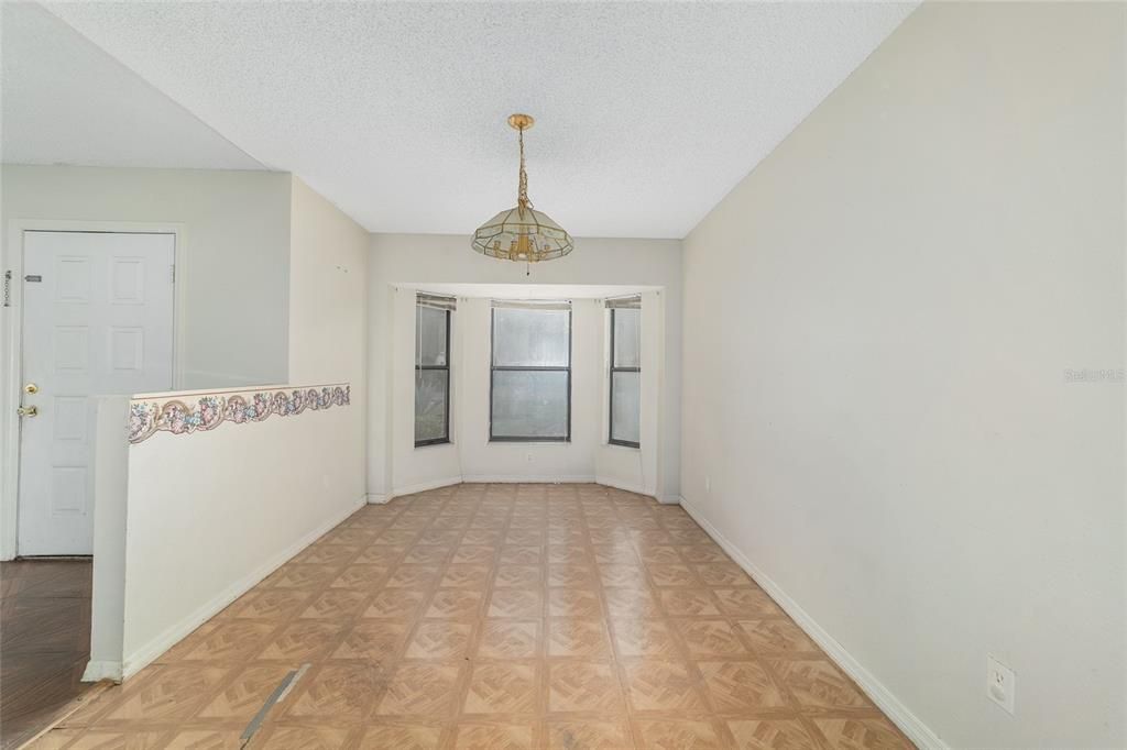 待售: $235,000 (3 贝兹, 2 浴室, 1567 平方英尺)