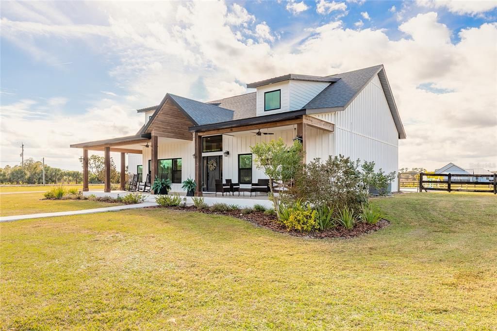 Active With Contract: $1,499,000 (4 beds, 3 baths, 3694 Square Feet)