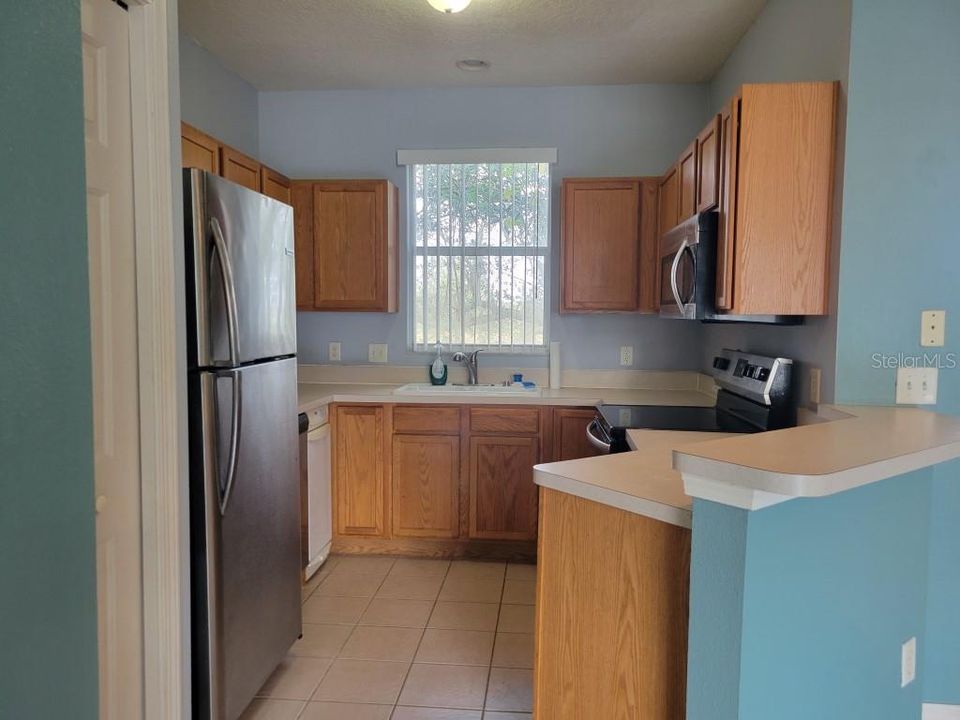 For Rent: $1,650 (2 beds, 1 baths, 1140 Square Feet)