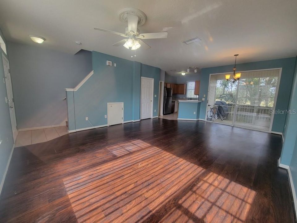 For Rent: $1,650 (2 beds, 1 baths, 1140 Square Feet)