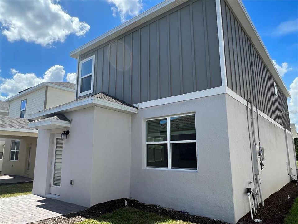 For Rent: $2,295 (4 beds, 2 baths, 2204 Square Feet)