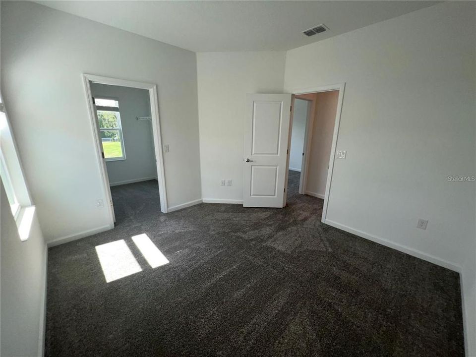 For Rent: $2,295 (4 beds, 2 baths, 2204 Square Feet)