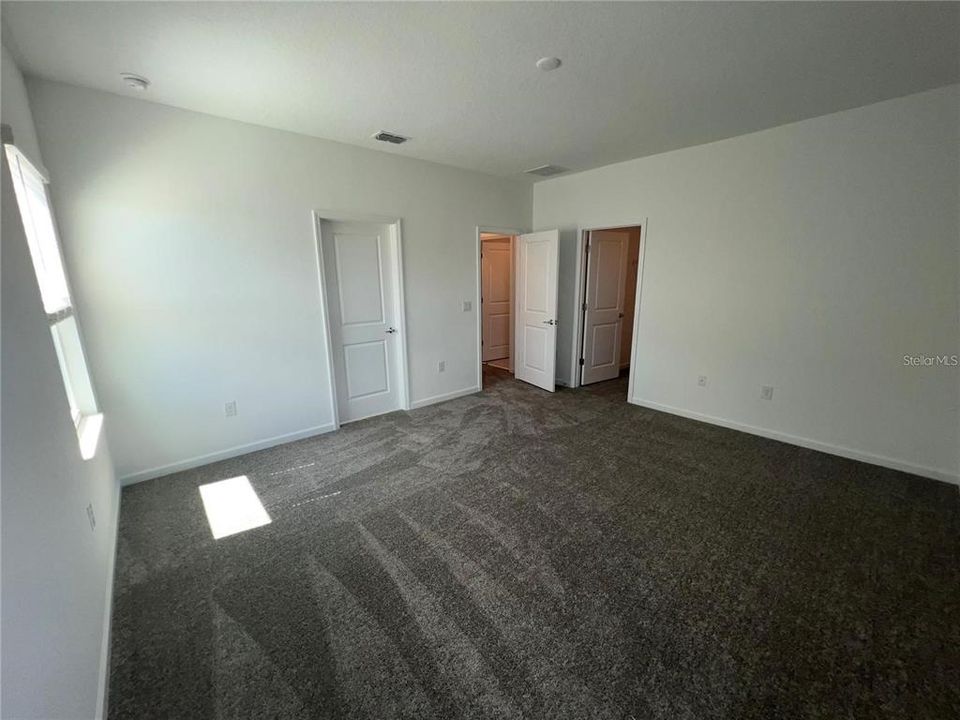 For Rent: $2,295 (4 beds, 2 baths, 2204 Square Feet)