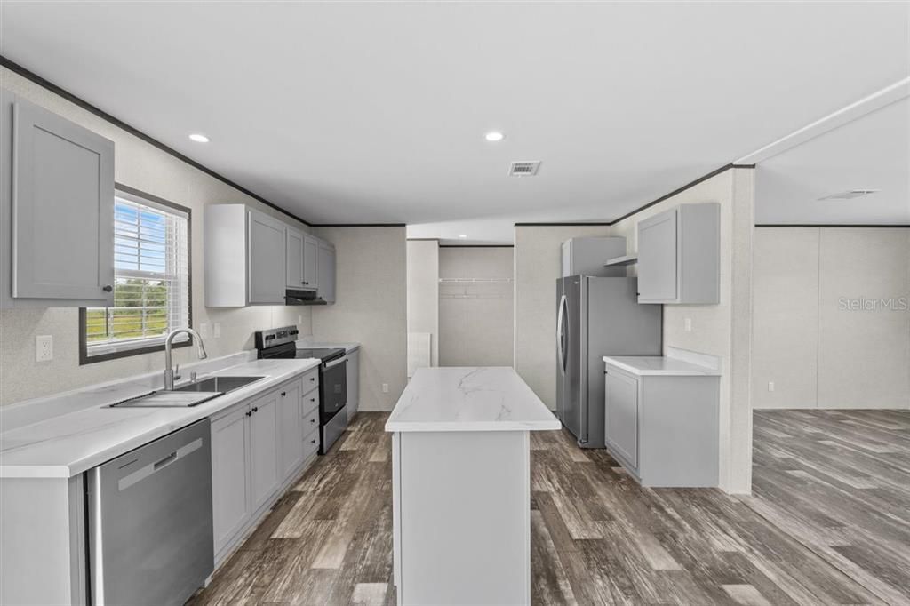 待售: $329,900 (5 贝兹, 2 浴室, 2184 平方英尺)