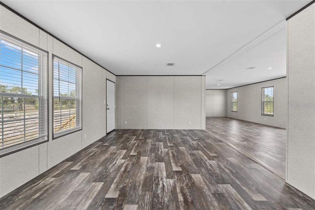 待售: $329,900 (5 贝兹, 2 浴室, 2184 平方英尺)