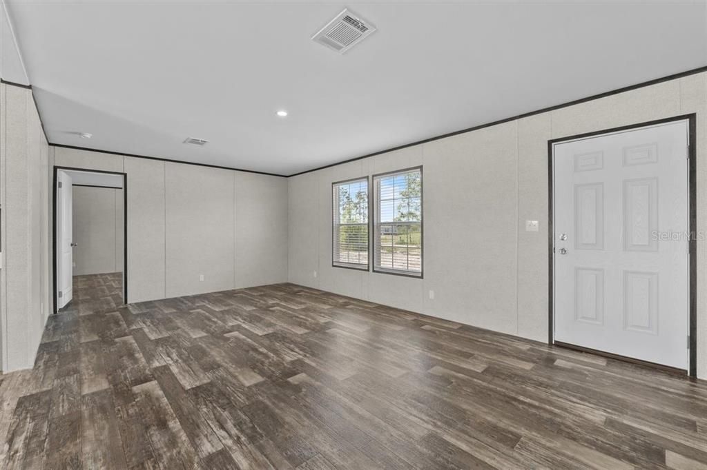 待售: $329,900 (5 贝兹, 2 浴室, 2184 平方英尺)