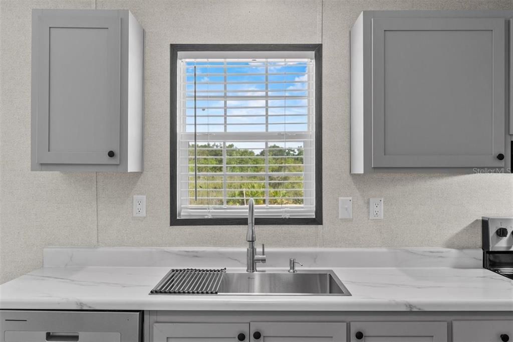 待售: $329,900 (5 贝兹, 2 浴室, 2184 平方英尺)