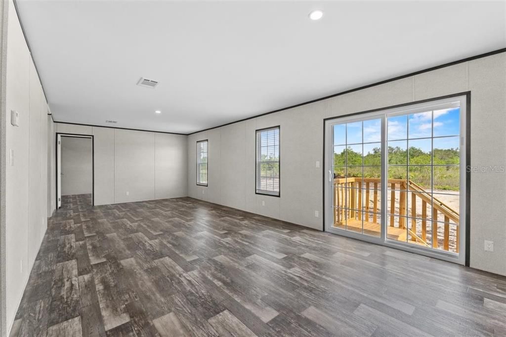 待售: $329,900 (5 贝兹, 2 浴室, 2184 平方英尺)