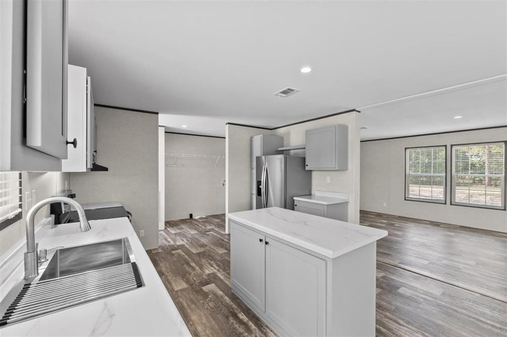 待售: $329,900 (5 贝兹, 2 浴室, 2184 平方英尺)