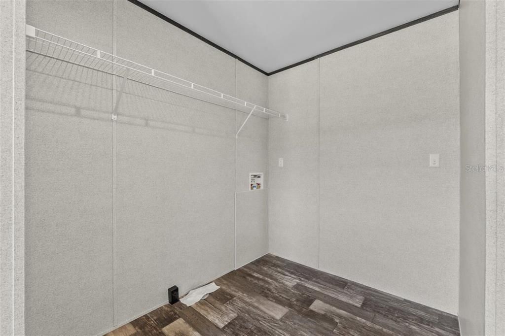 待售: $329,900 (5 贝兹, 2 浴室, 2184 平方英尺)