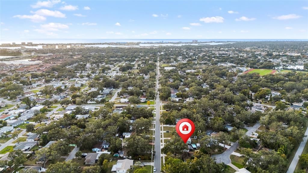 For Sale: $349,000 (2 beds, 1 baths, 879 Square Feet)