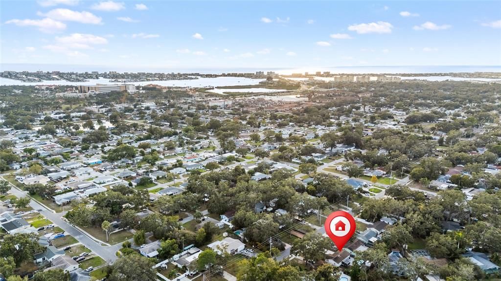 For Sale: $349,000 (2 beds, 1 baths, 879 Square Feet)