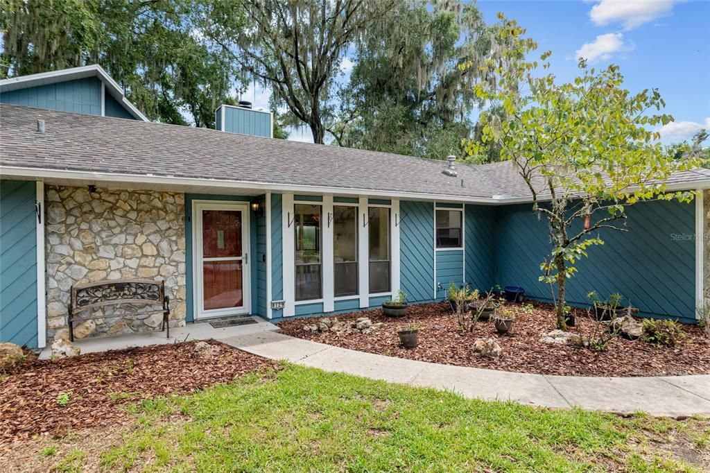 For Sale: $289,900 (3 beds, 2 baths, 1808 Square Feet)