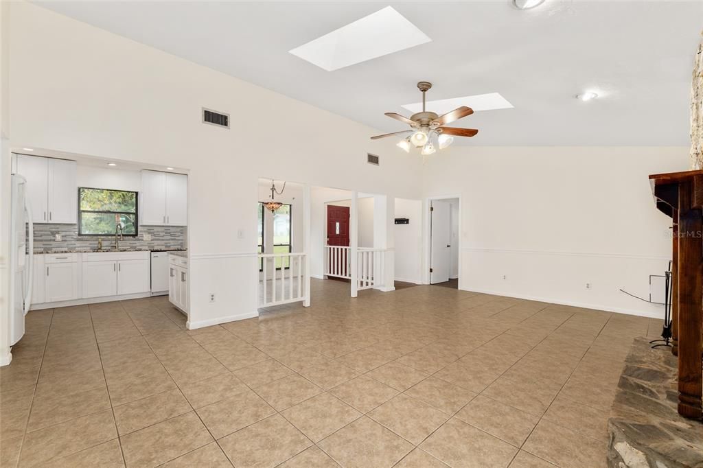 For Sale: $289,900 (3 beds, 2 baths, 1808 Square Feet)