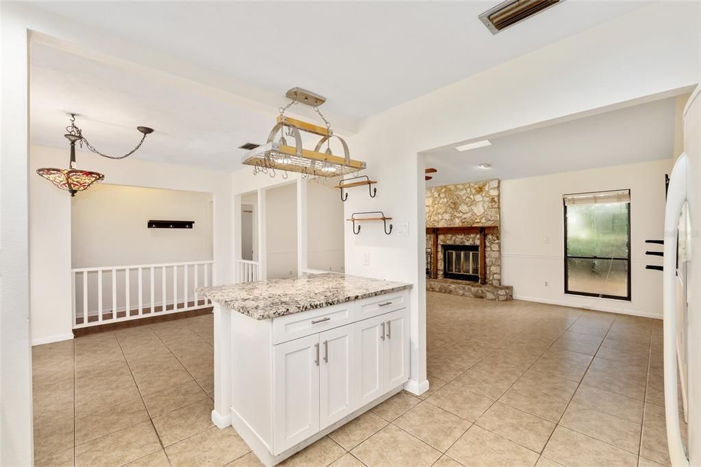 For Sale: $289,900 (3 beds, 2 baths, 1808 Square Feet)