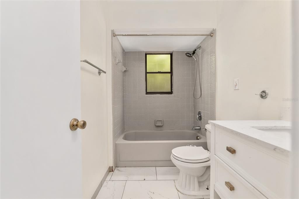 For Sale: $289,900 (3 beds, 2 baths, 1808 Square Feet)