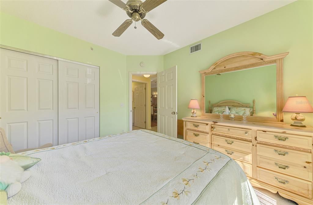 待售: $209,000 (2 贝兹, 2 浴室, 1176 平方英尺)