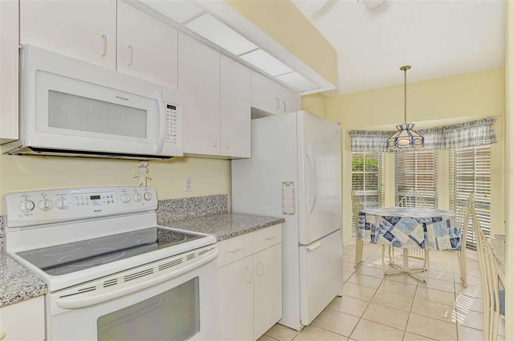 待售: $209,000 (2 贝兹, 2 浴室, 1176 平方英尺)