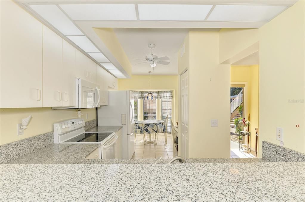 待售: $209,000 (2 贝兹, 2 浴室, 1176 平方英尺)