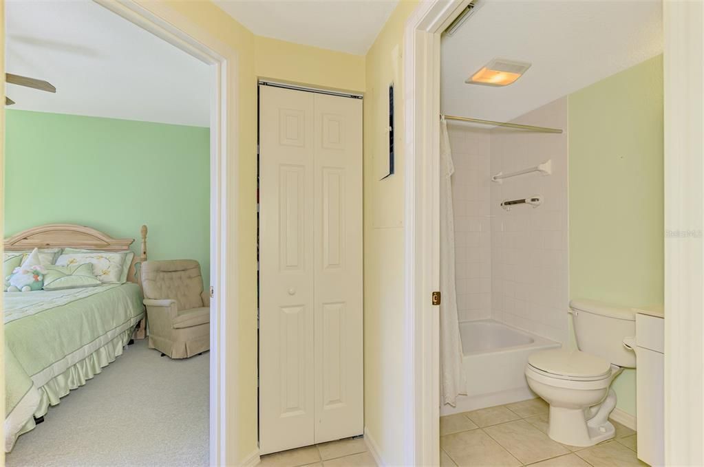 待售: $209,000 (2 贝兹, 2 浴室, 1176 平方英尺)