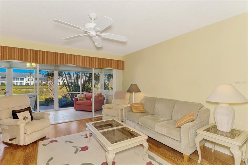 待售: $209,000 (2 贝兹, 2 浴室, 1176 平方英尺)