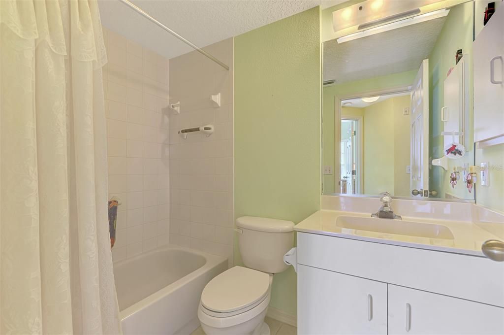 待售: $209,000 (2 贝兹, 2 浴室, 1176 平方英尺)